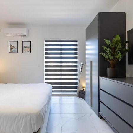 A Stunning Apartment With Spectacular Sea Views St. Paul's Bay Buitenkant foto