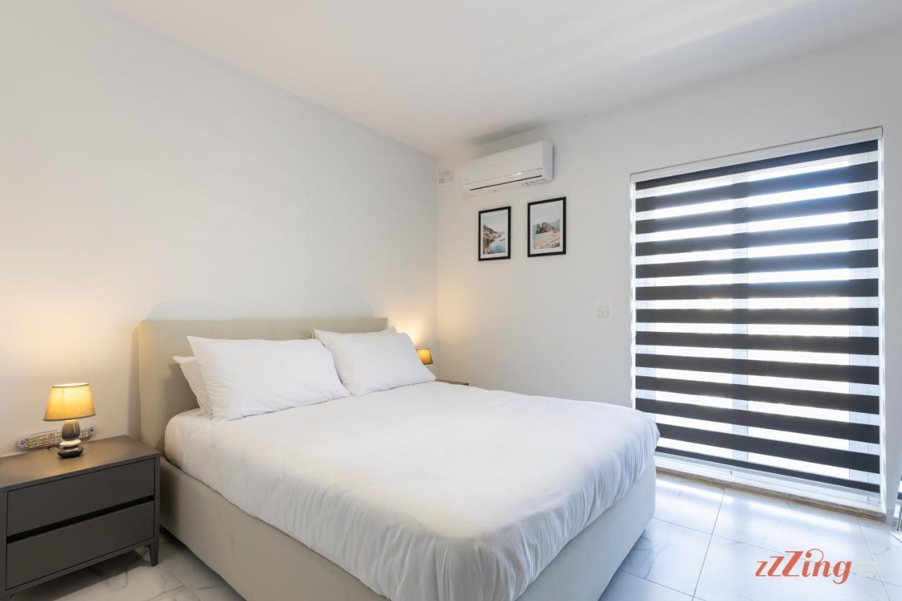A Stunning Apartment With Spectacular Sea Views St. Paul's Bay Buitenkant foto