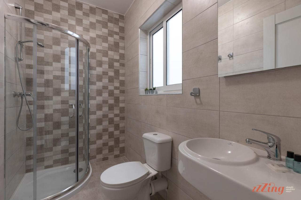A Stunning Apartment With Spectacular Sea Views St. Paul's Bay Buitenkant foto