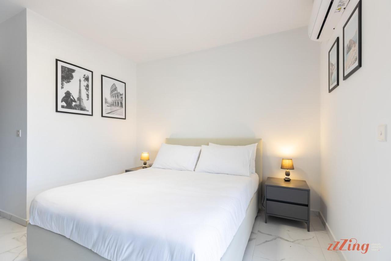 A Stunning Apartment With Spectacular Sea Views St. Paul's Bay Buitenkant foto