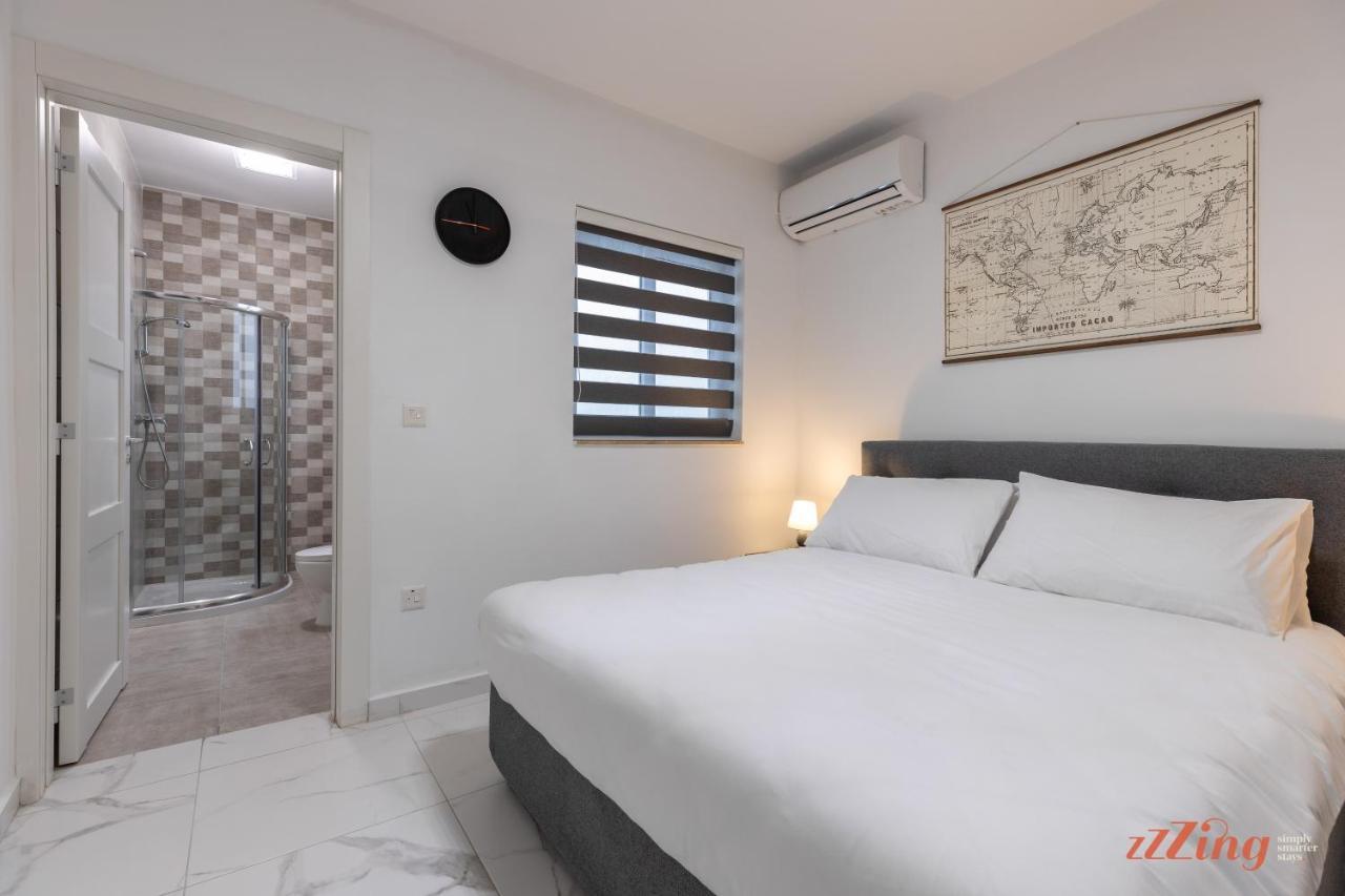 A Stunning Apartment With Spectacular Sea Views St. Paul's Bay Buitenkant foto